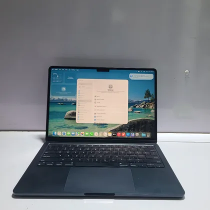 APPLE MACBOOK AIR – M2 CHIP 2022 – 24GB RAM – 2TB SSD – MAC OS TAHOE – FACE ID SENSOR