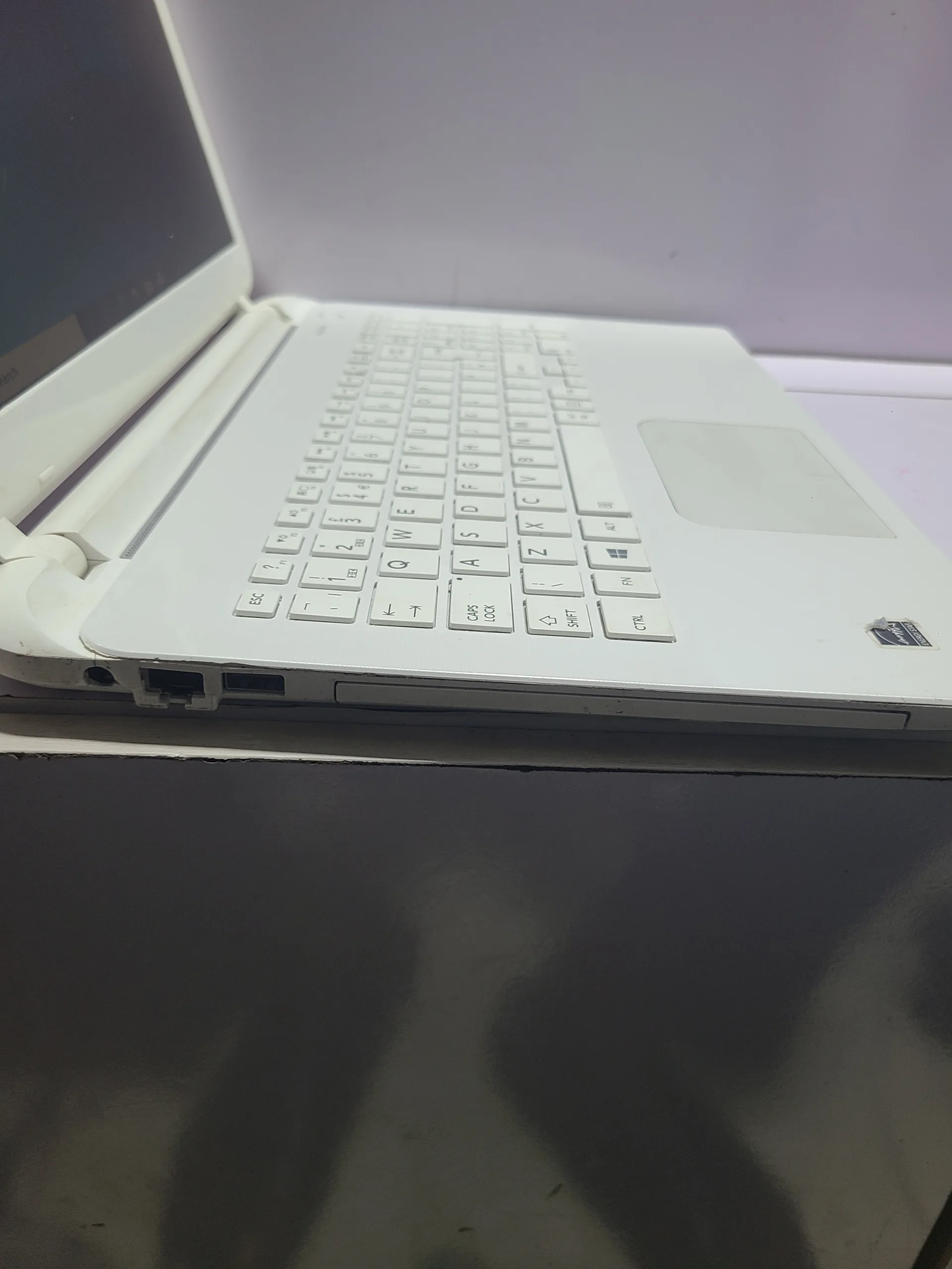 TOSHIBA SATELLITE L50-B – INTEL PENTIUM N3540 -320GB HDD – 8GB RAM – WINDOW 10 PRO - Image 5