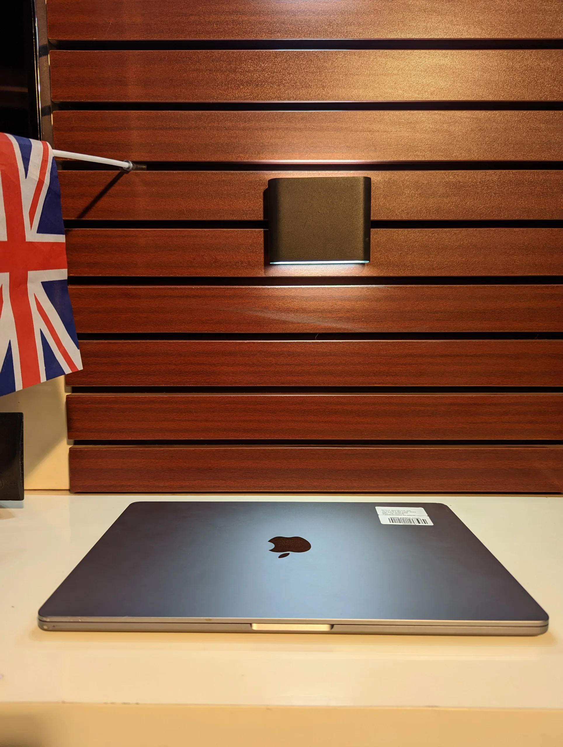 APPLE MACBOOK AIR 15- M2 CHIP – 8CORE– 256GB SSD – 8GB RAM – TAHOE - Image 4