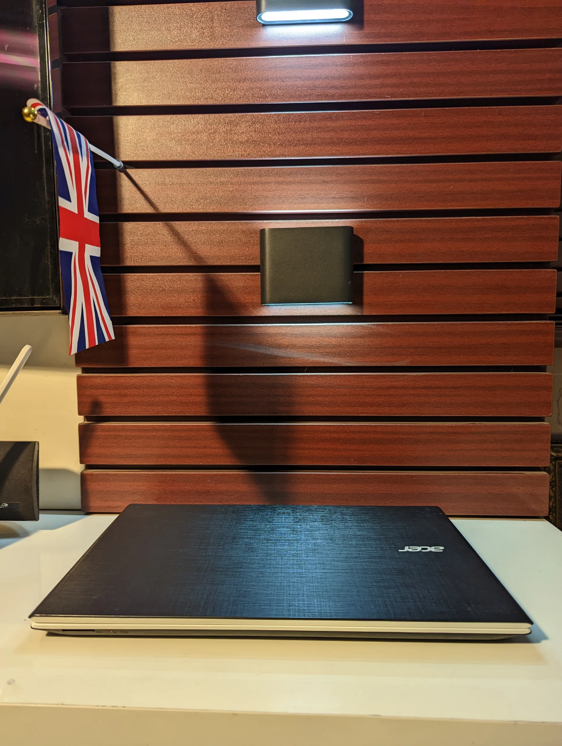 ACER ASPIRE ES-573G – INTEL CORE I5 – 5TH GEN - 8GB RAM- 500GB -2GB DEDICATED - Window 11 - Image 3