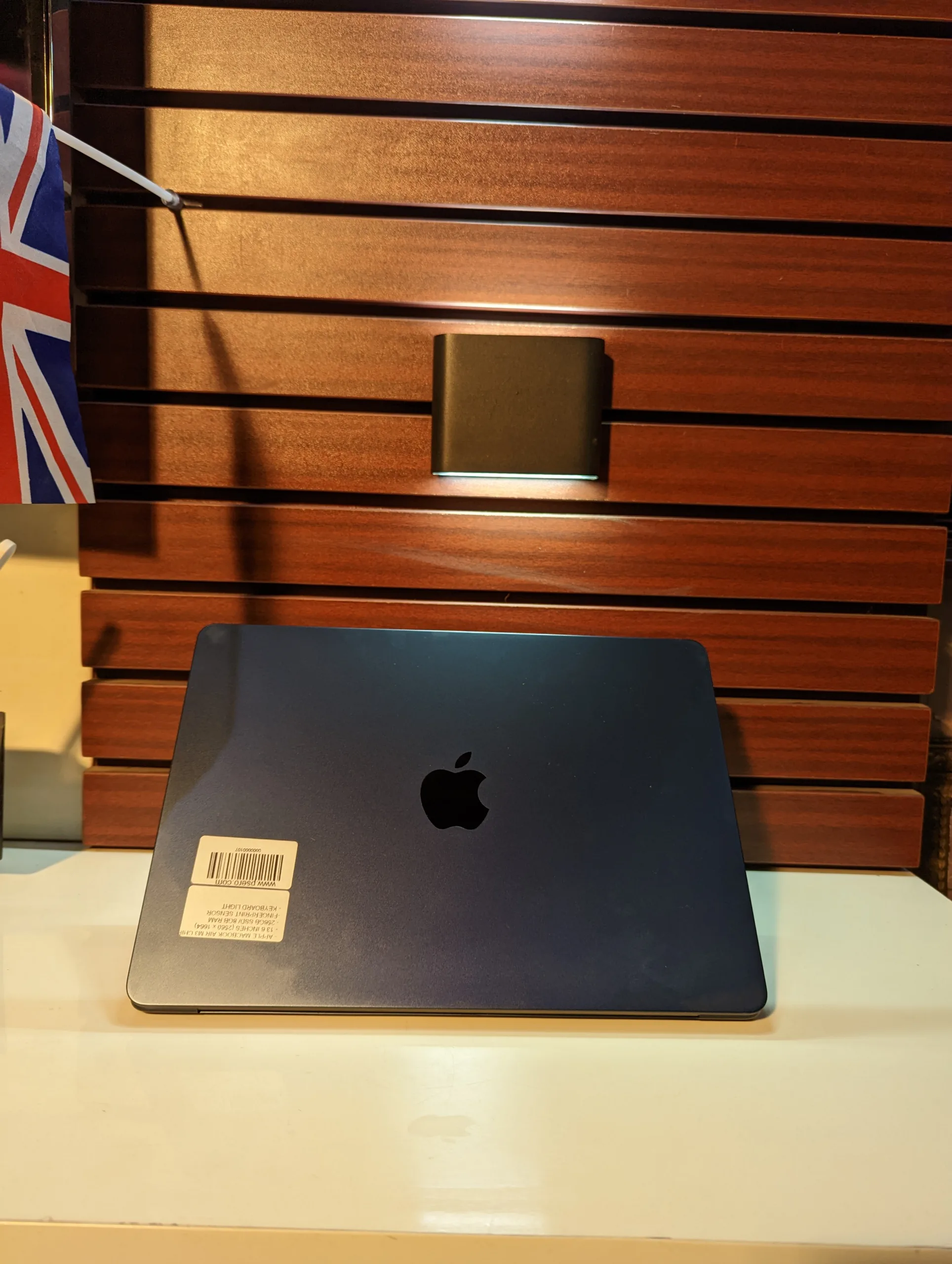 APPLE MACBOOK AIR _ M3 CHIP PROCESSOR_ 8GB RAM_ 256GB SSD_ TAHOE 26.1 - Image 5