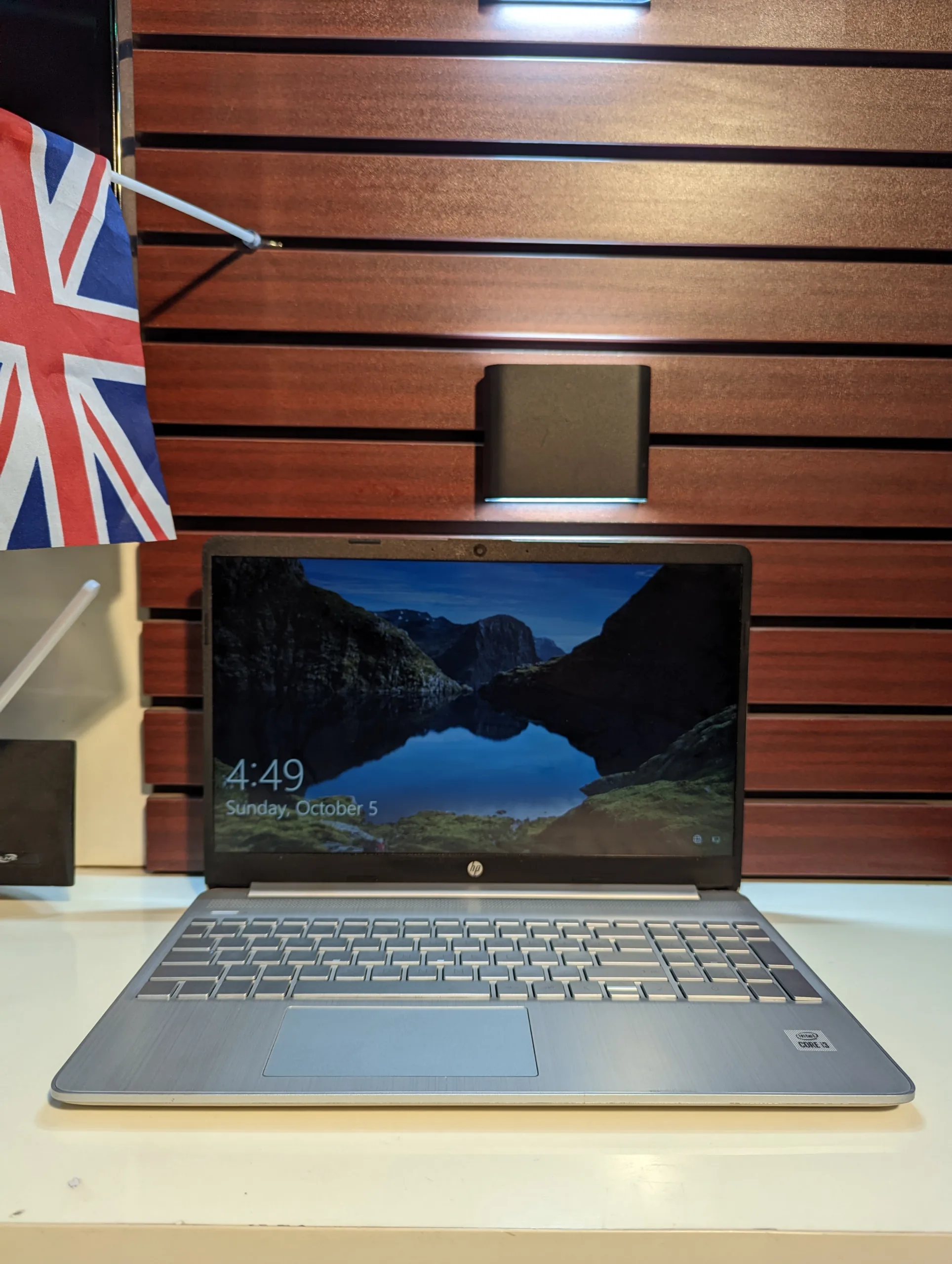 HP LAPTOP 15S-FQ1XX _ INTEL CORE I3 _ 10TH GEN _128GB SSD _ 4GB RAM _ WINDOW 11 PRO - Image 3