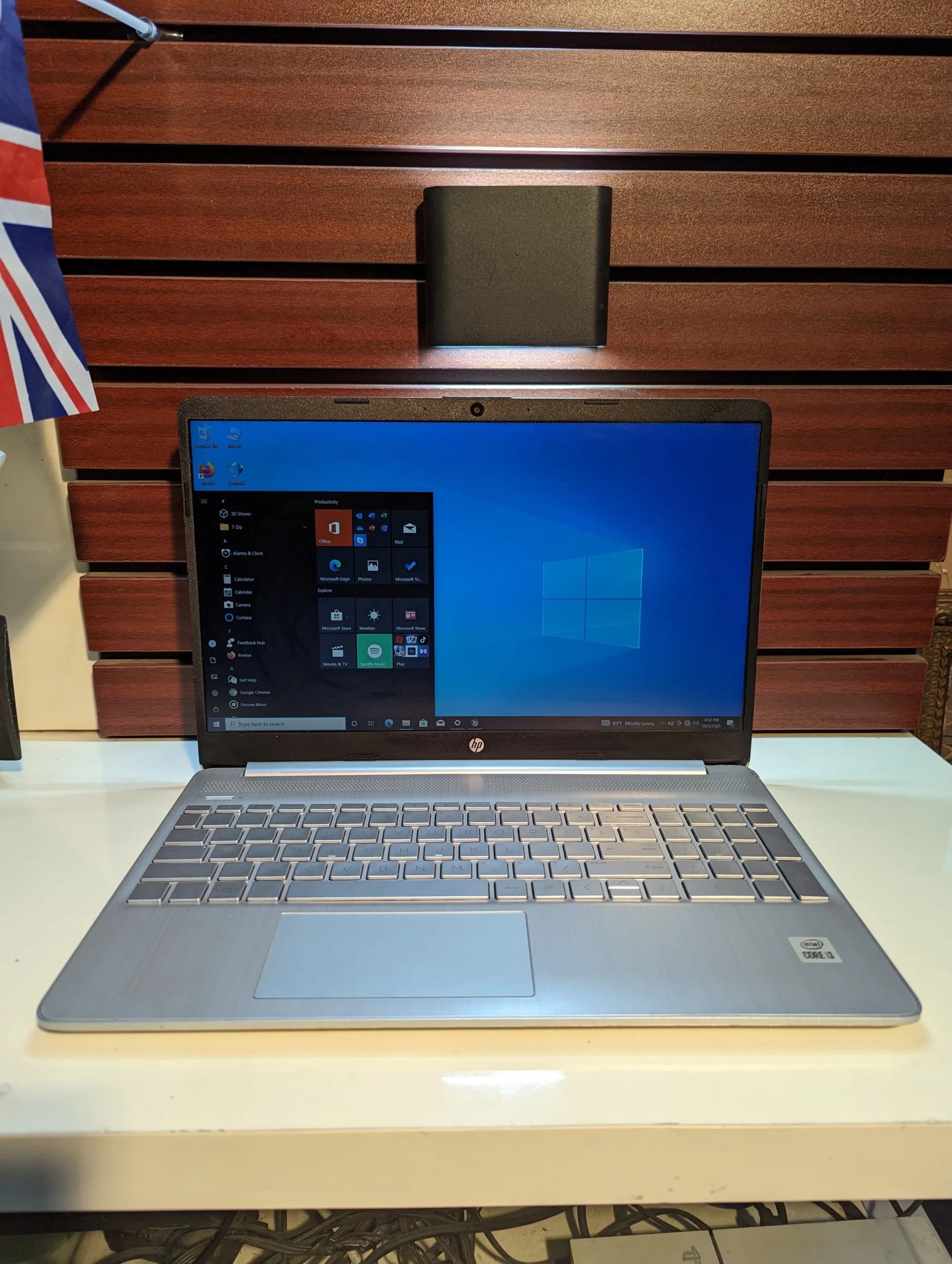 HP LAPTOP 15S-FQ1XX _ INTEL CORE I3 _ 10TH GEN _128GB SSD _ 4GB RAM _ WINDOW 11 PRO