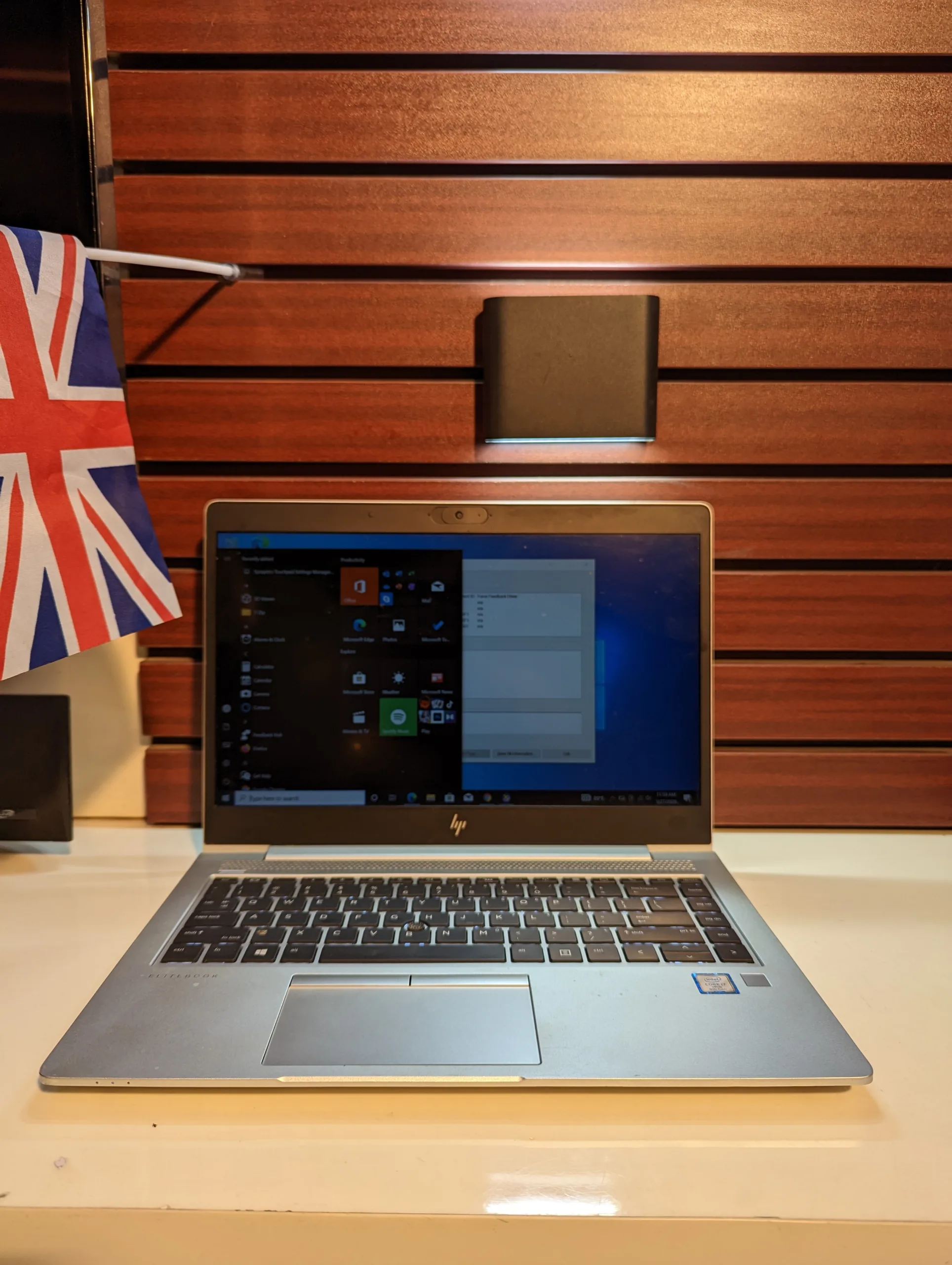 HP ELITEBOOK 840 G5 – INTEL CORE I5 – 8TH GEN – 16GB RAM – 512GB SSD – WINDOW 10 PR0