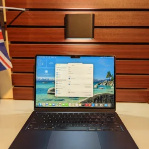 Apple Macbook Air – M2 ,2022 – 256gb Ssd – 8gb Ram – Keyboardlight- Tahoe 26.1
