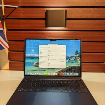 Apple Macbook Air &ndash; M2 ,2022 &ndash; 256gb Ssd &ndash; 8gb Ram &ndash; Keyboardlight- Tahoe 26.1