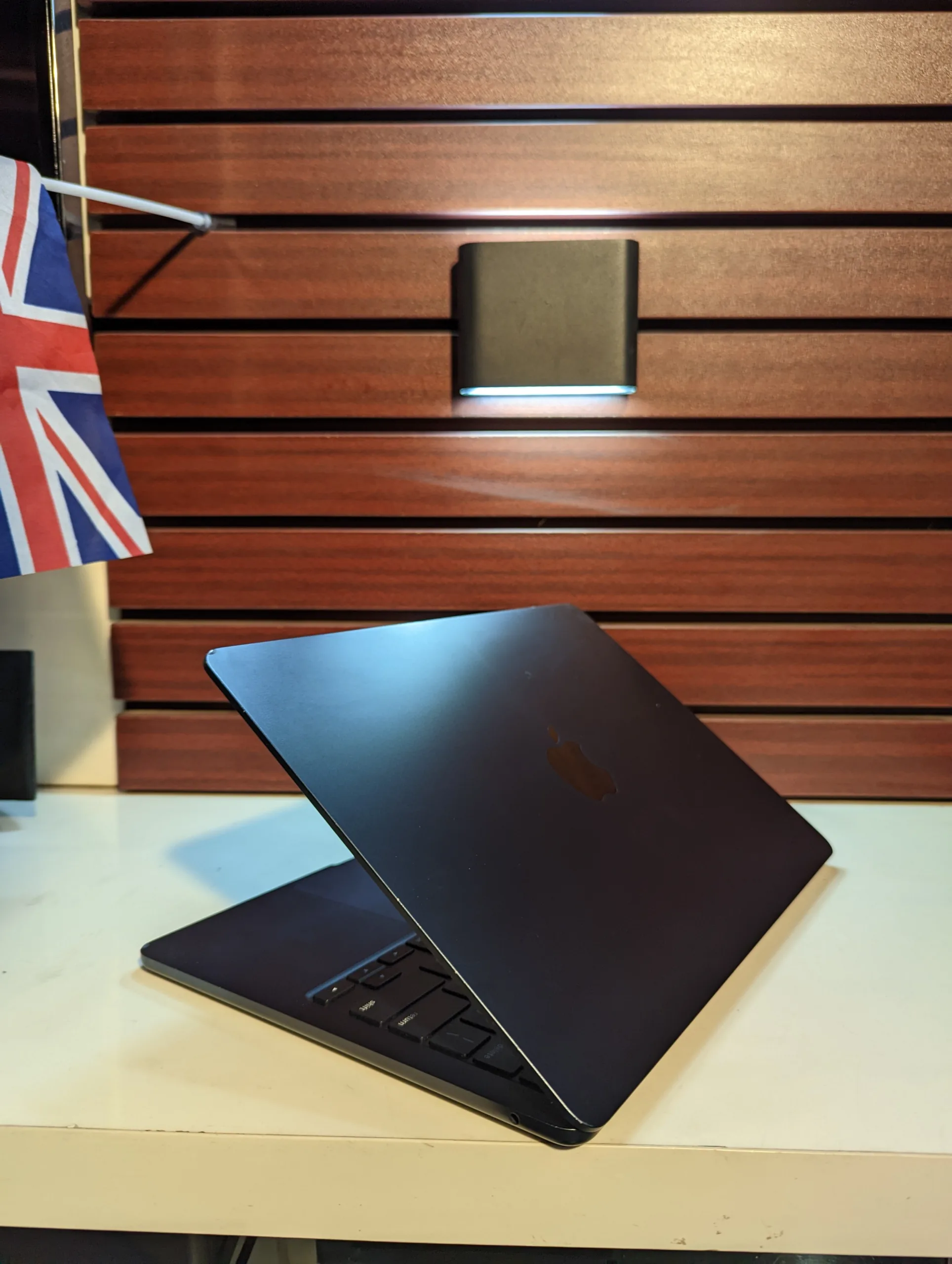 Apple Macbook Air – M2 ,2022 – 256gb Ssd – 8gb Ram – Keyboardlight- Tahoe 26.1 - Image 7