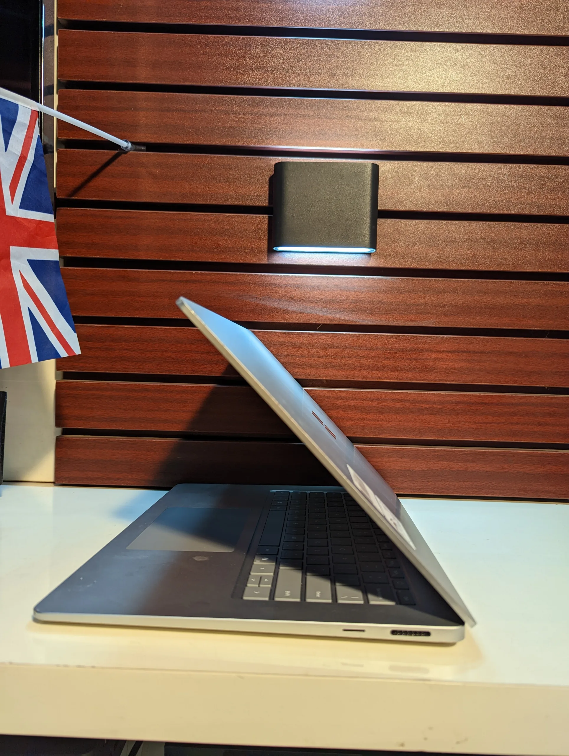 Microsoft Surface Laptop 7th Edition – Snapdragon 12 Core – 1tb Ssd – 16gb Ram – Window 11 Pro - Image 10