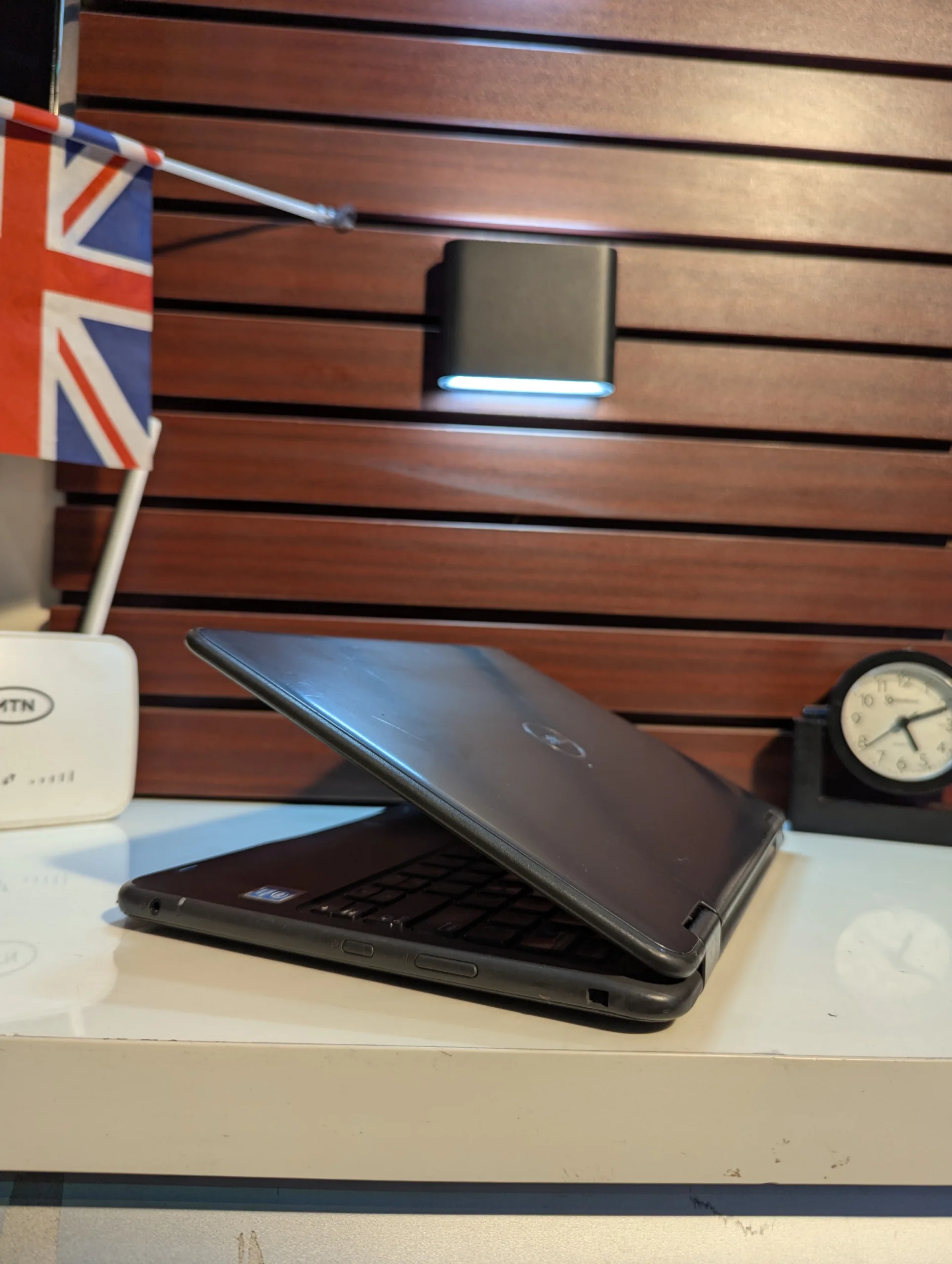 Dell Latitude 3190 2-in – 1 – Intel Pentium N50309 – 128Gb SSD – 4GB RAM – Window 11 pro - Image 4