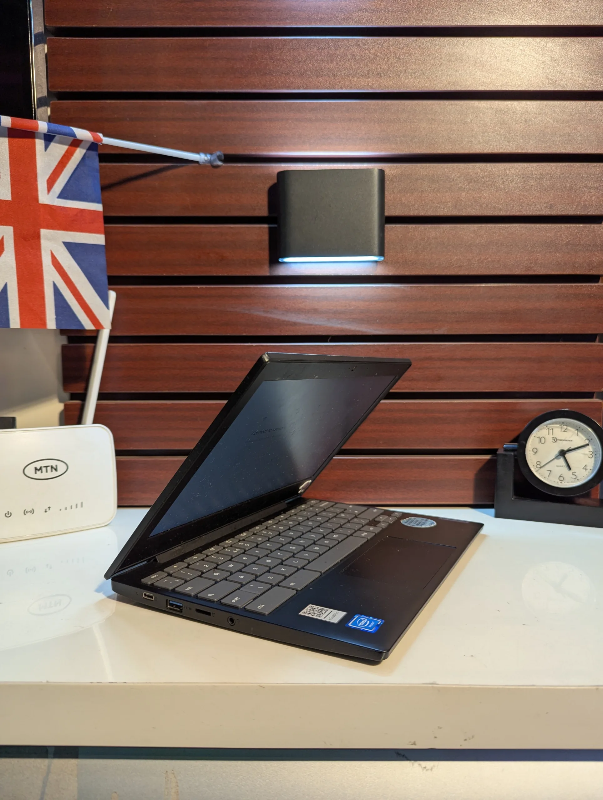 Lenovo Idea Pad 3 Chromebook – Intel Celeron - 4GB RAM – 128Gb SSD – window 11 Pro - Image 3