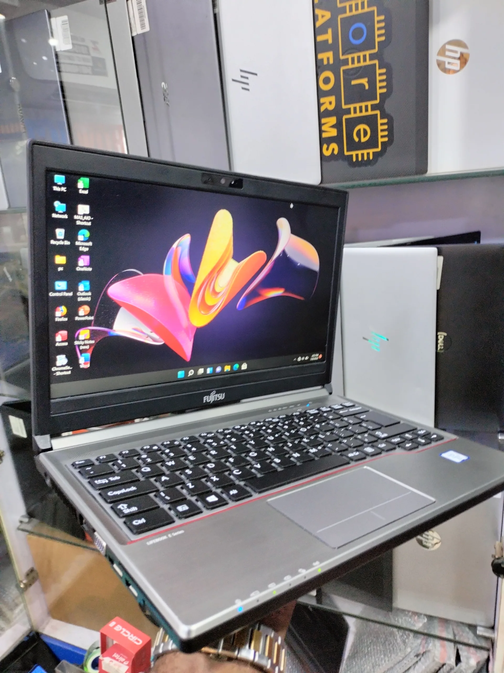 Uk Used Fujitsu Lifebook E736 - 6th Gen- Intel core i5 - 512gb SSD - 8gb ram - Windows 11priGood battery life - Image 3