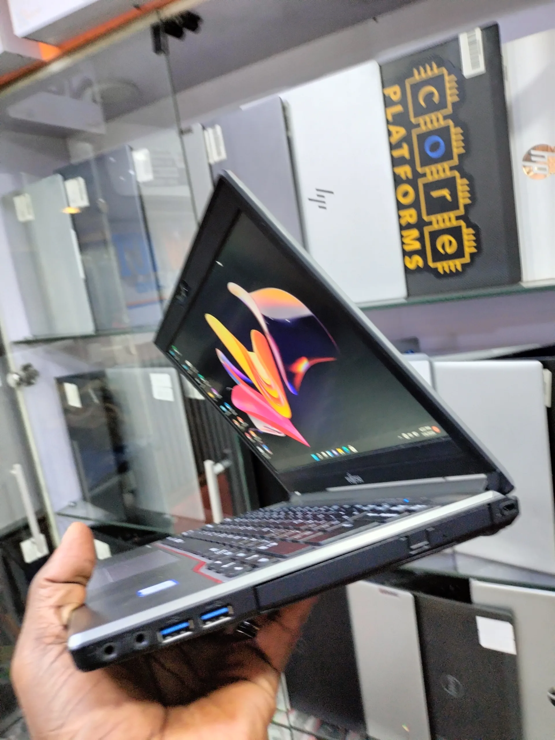 Uk Used Fujitsu Lifebook E736 - 6th Gen- Intel core i5 - 512gb SSD - 8gb ram - Windows 11priGood battery life - Image 7