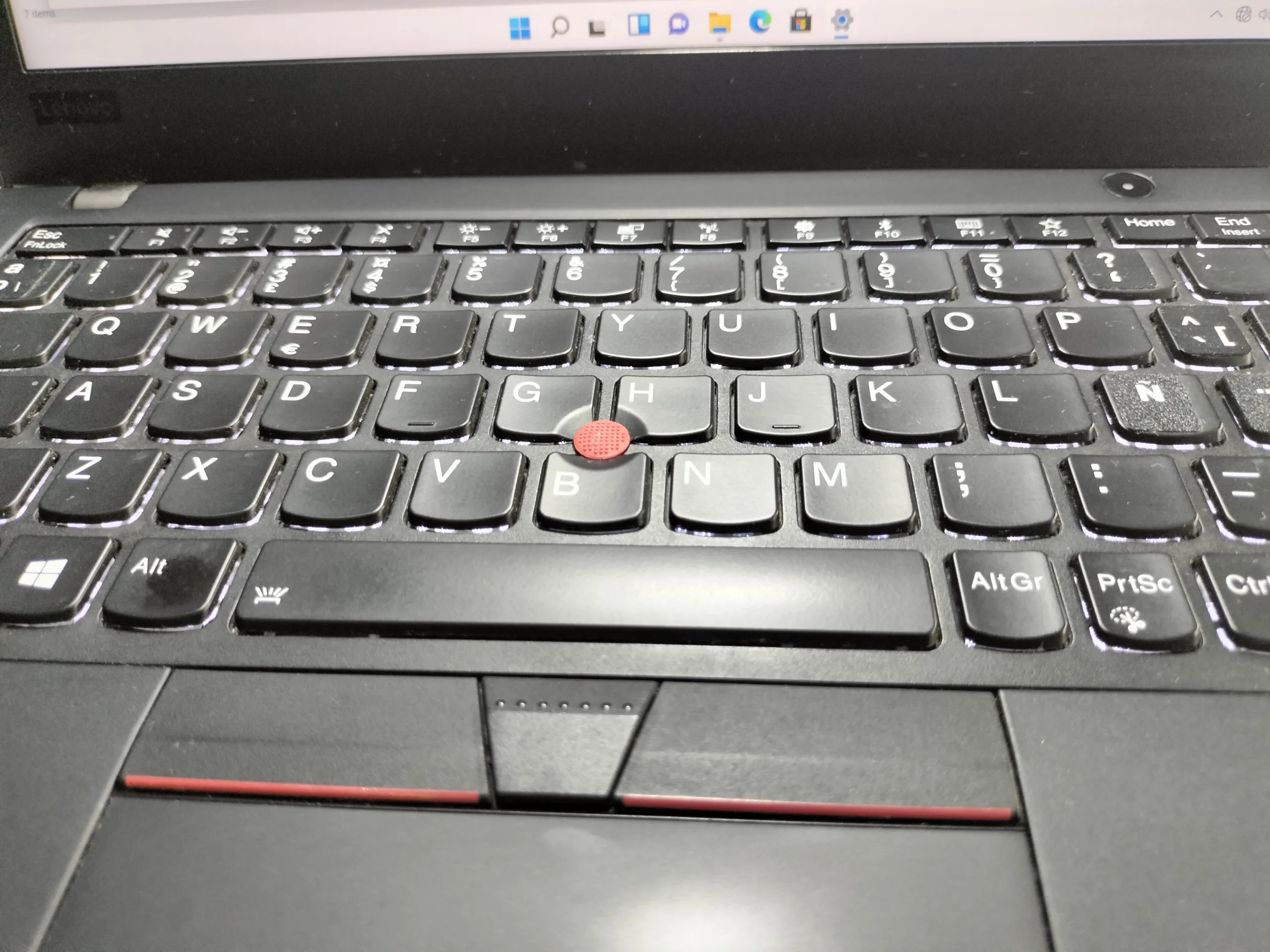 * Lenovo ThinkPad X280 * Intel core i5 * 8th Gen * 256gb SSD * 8gb ram - Image 5