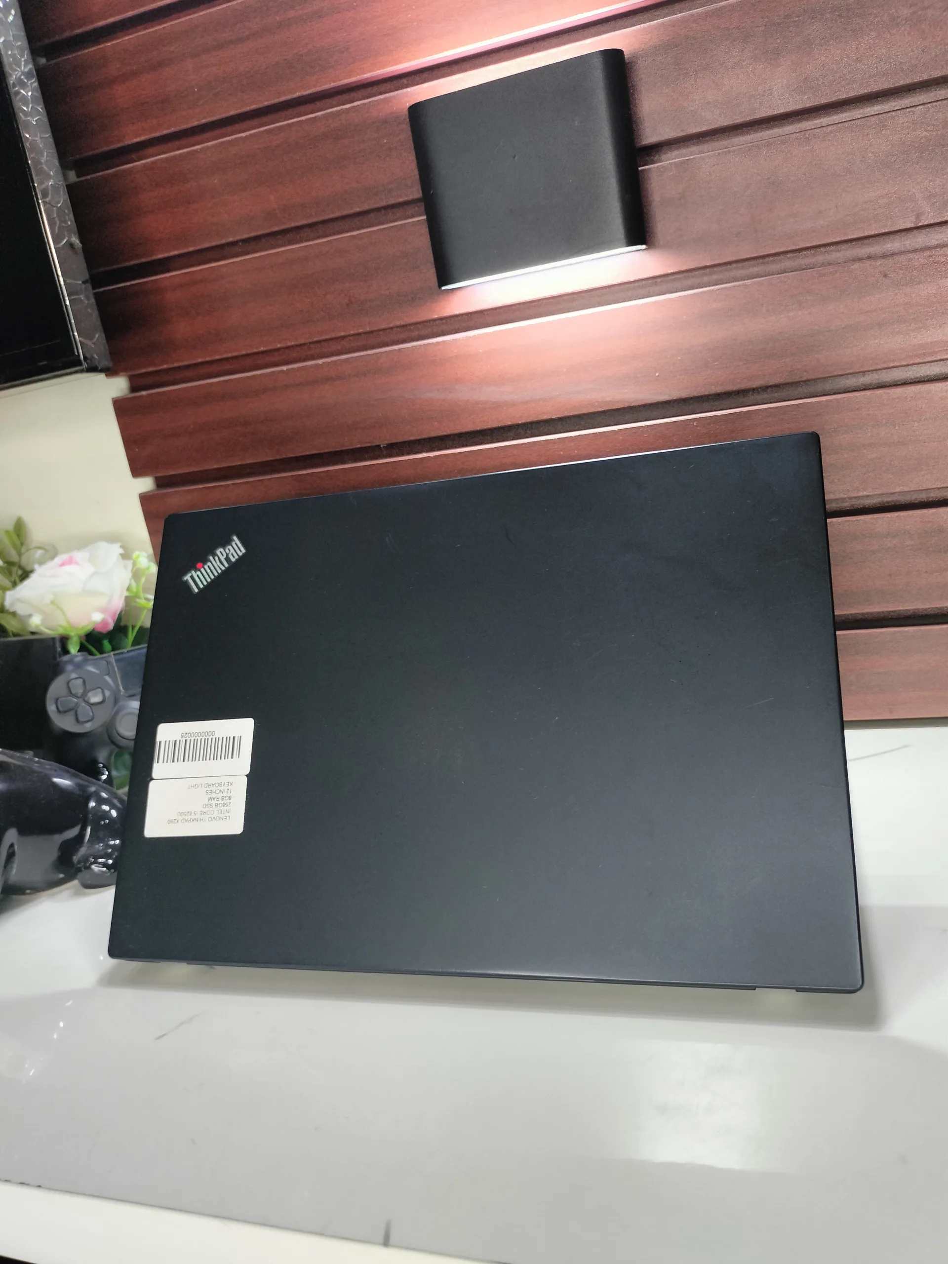 * Lenovo ThinkPad X280 * Intel core i5 * 8th Gen * 256gb SSD * 8gb ram