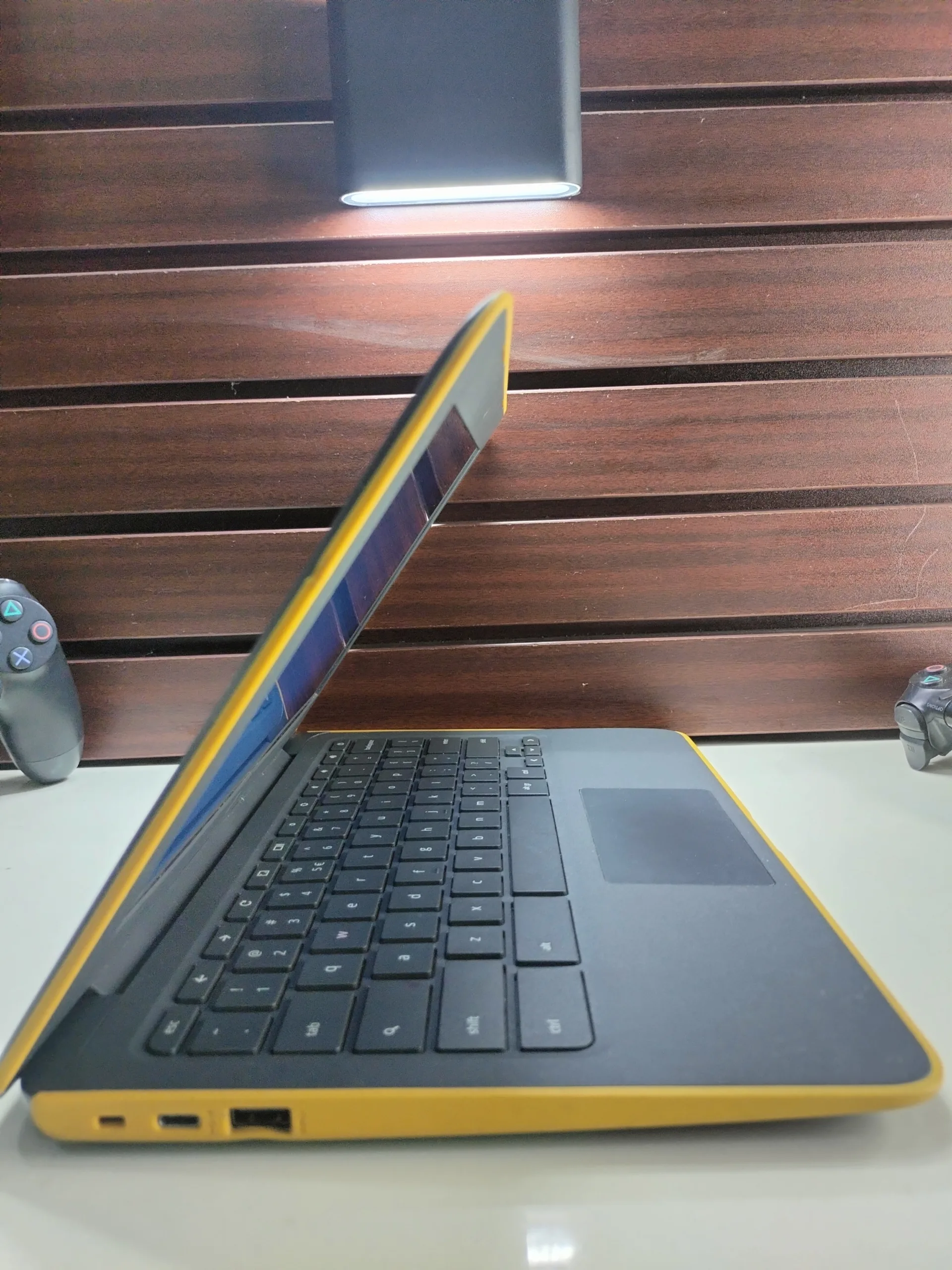 * Hp snappy Chromebook * Intel * Touchscreen * 4gb ram * 11 inches * 7hrs battery duration - Image 5